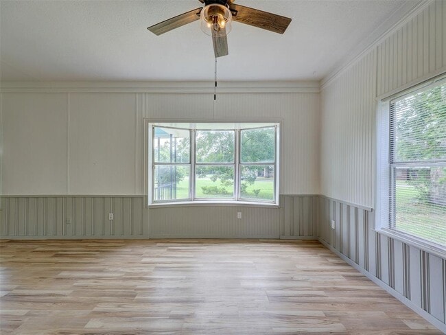 Building Photo - 610 Linden St