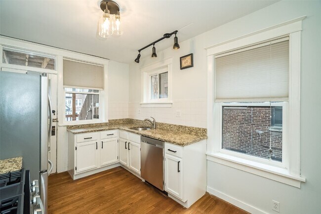Building Photo - 6330 S Rosebury Ave