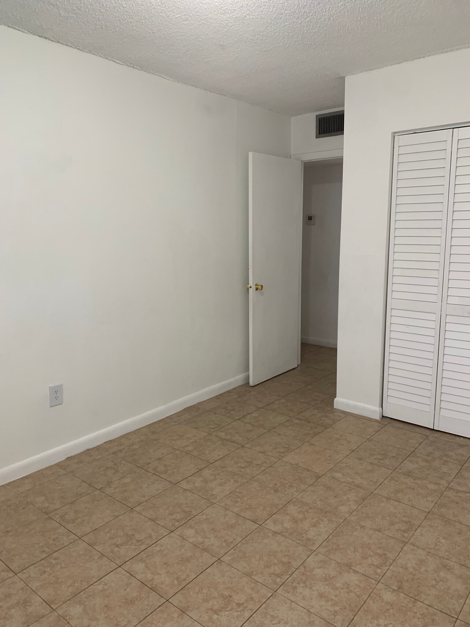 Building Photo - 6130 W 19th Ave