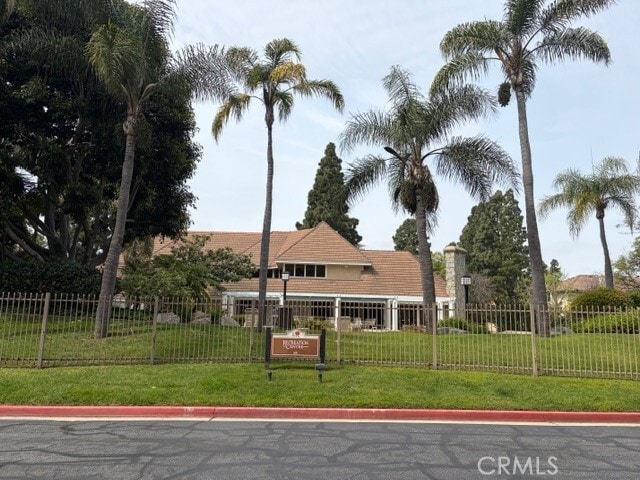 Building Photo - 2563 Plaza del Amo