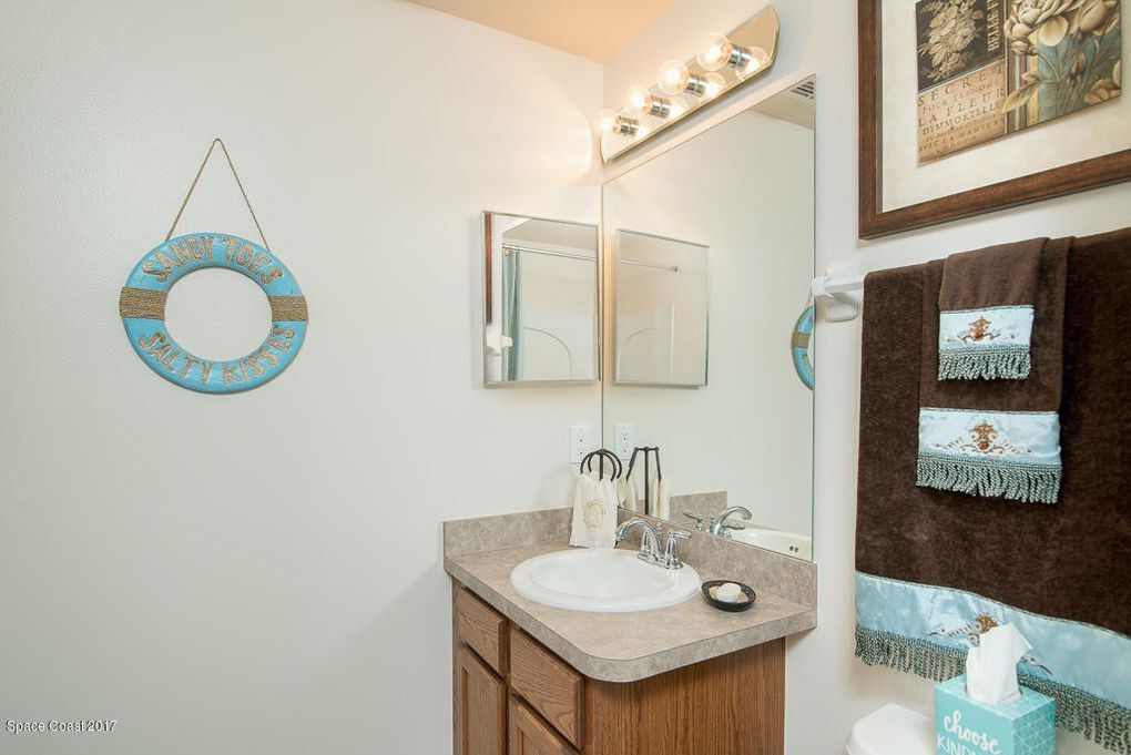 Hall Bath - 4590 Radiant Way