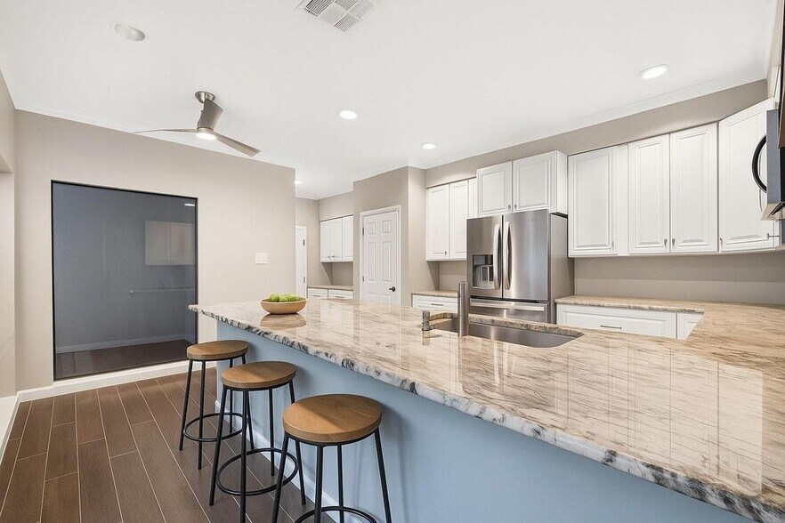 Building Photo - 6019 Winsome Ln