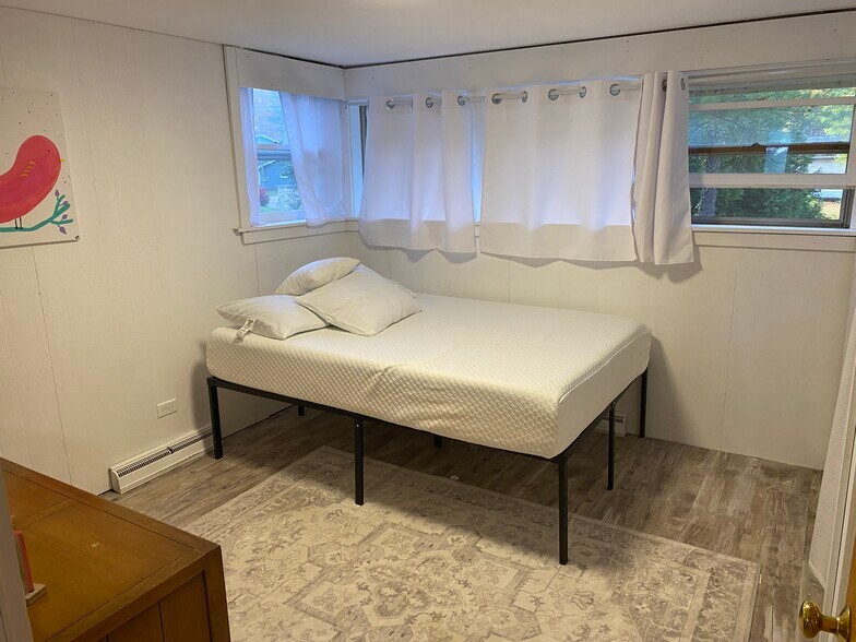 Bedroom 2 - 1431 Lake Dr