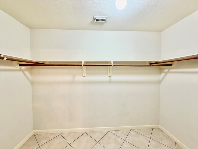 Building Photo - 21306 Walden Grove Ln