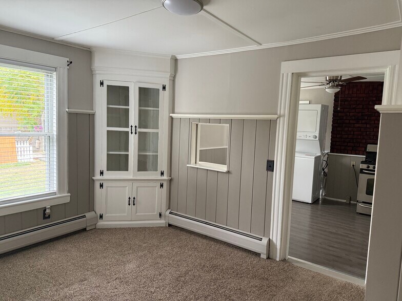 Building Photo - 71 Keeley St