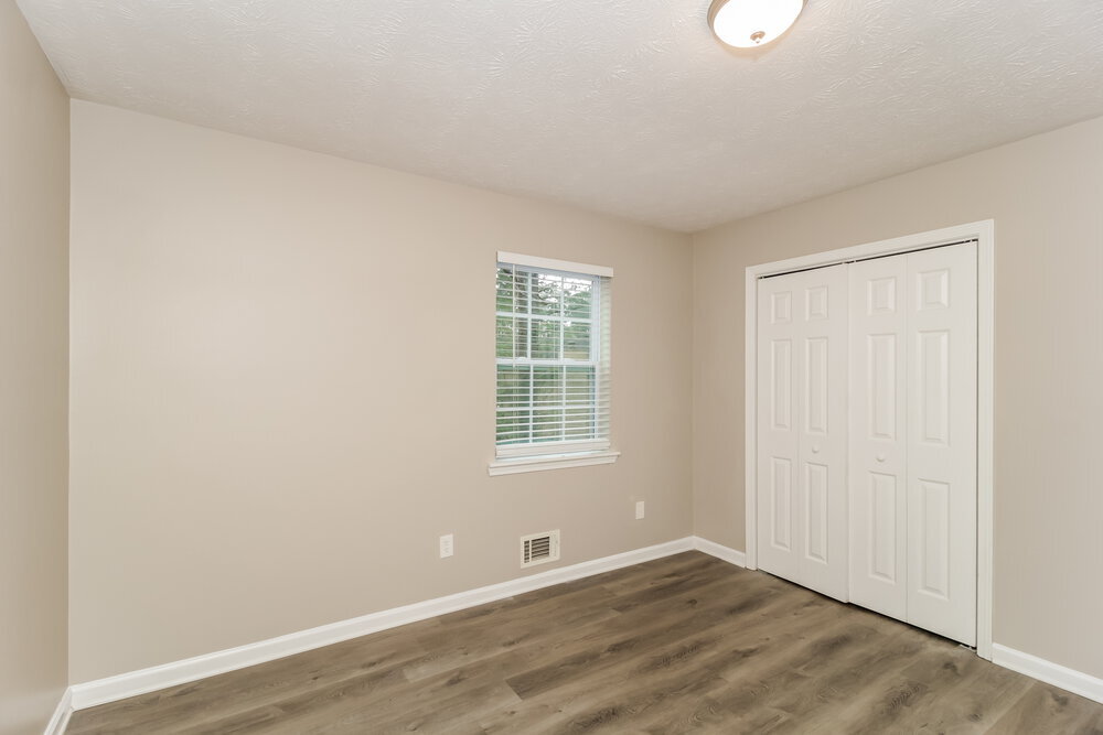 Building Photo - 6492 Meadowlark Dr