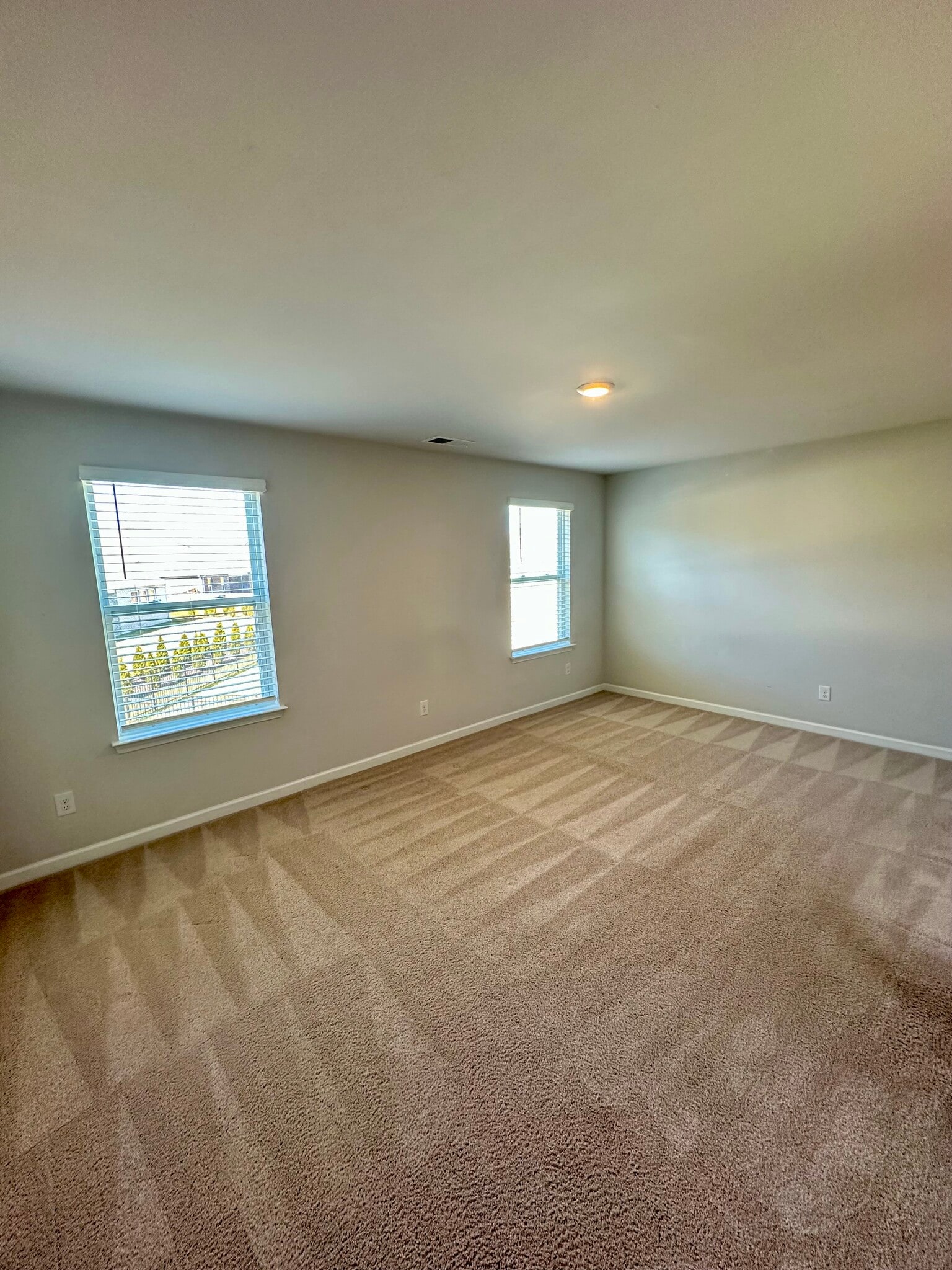 Building Photo - 304 Greymoor Ln
