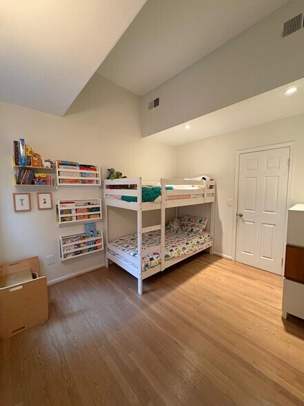 Second Bedroom - 1674 Kalorama Rd NW