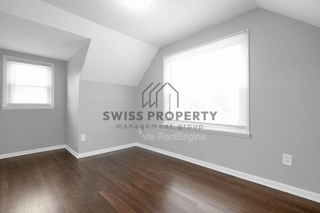 Building Photo - 2229 Middlehurst Dr