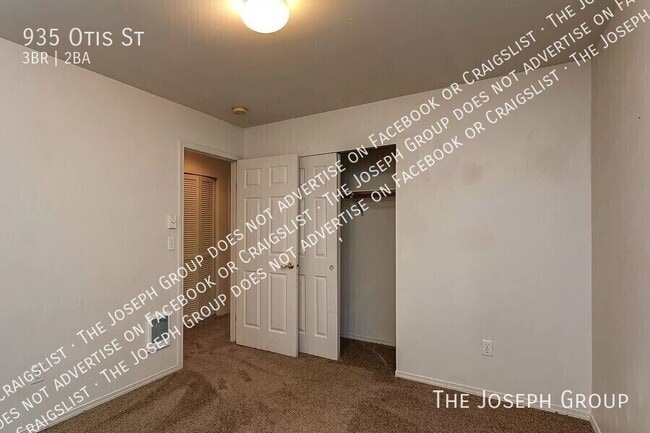 Building Photo - 935 Otis St