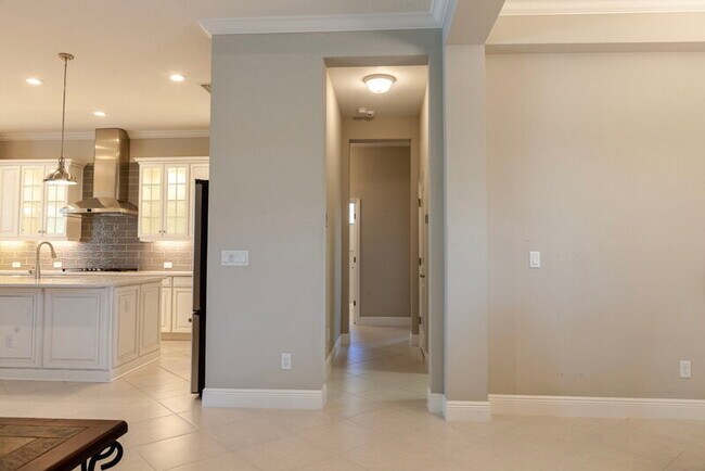 Building Photo - 13927 Old Creek Ct