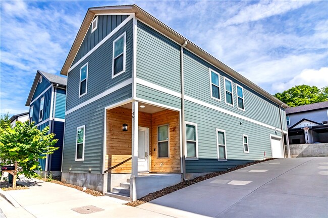 Building Photo - 146 E South St