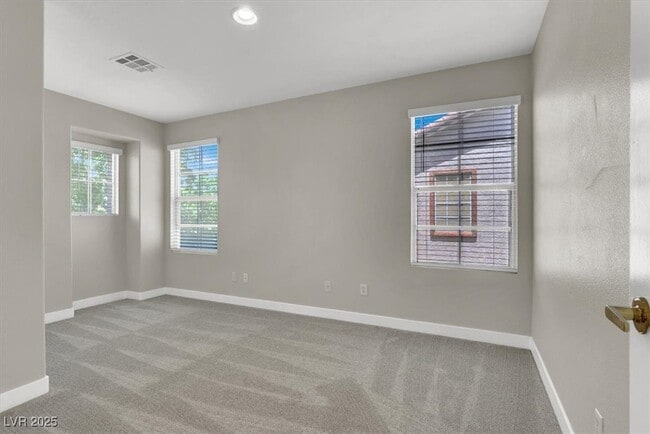 Building Photo - 3040 Carbondale St