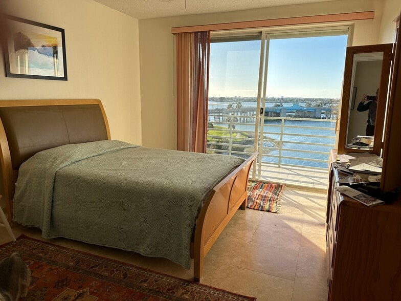 Building Photo - 7882 Sailboat Key Blvd S