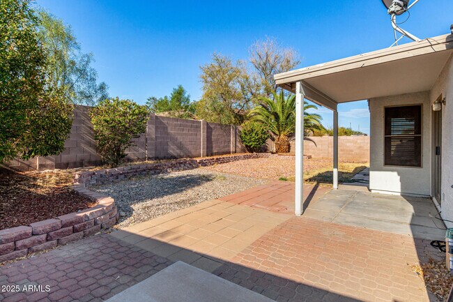 Building Photo - 15766 W Papago St