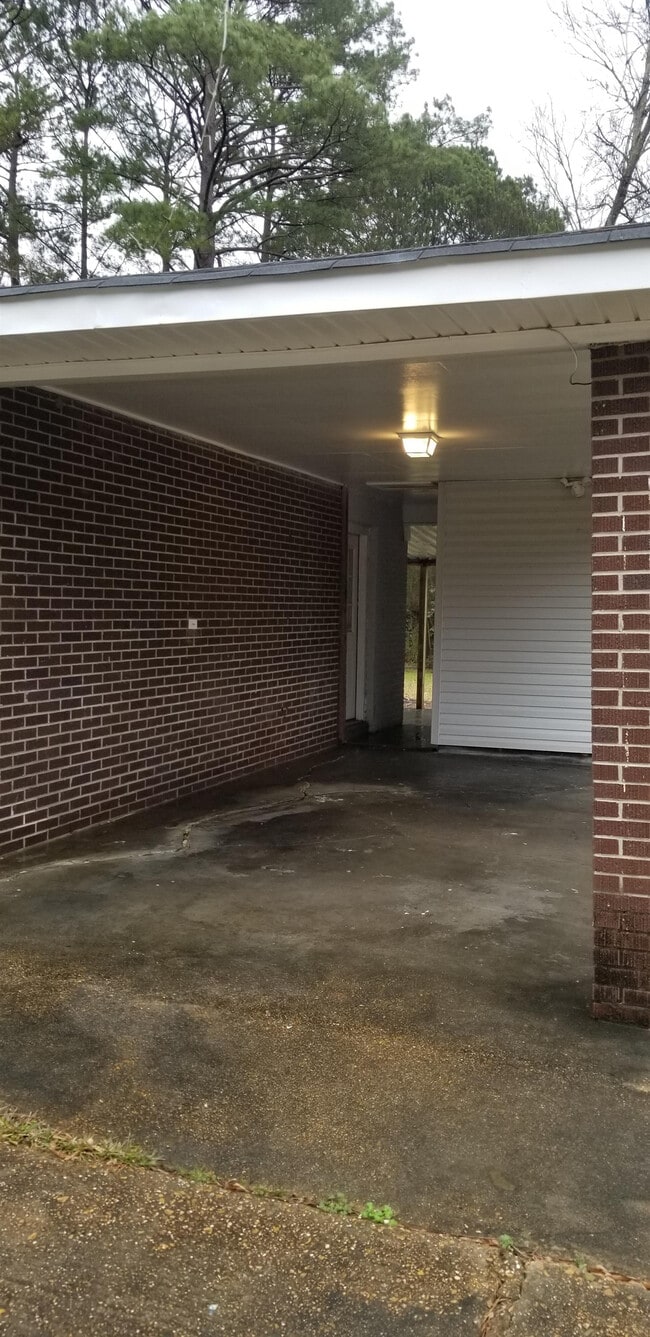 Building Photo - 3256 Suncrest Dr