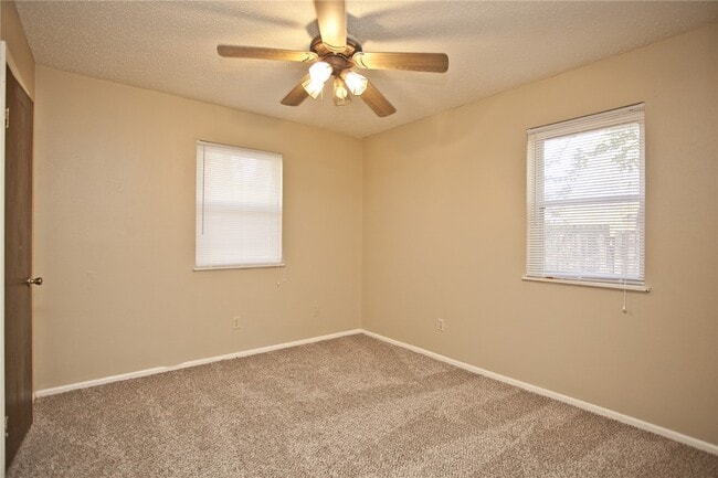 Building Photo - 311 Willow Ave