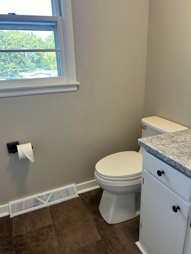 Building Photo - 520 30th Ave N