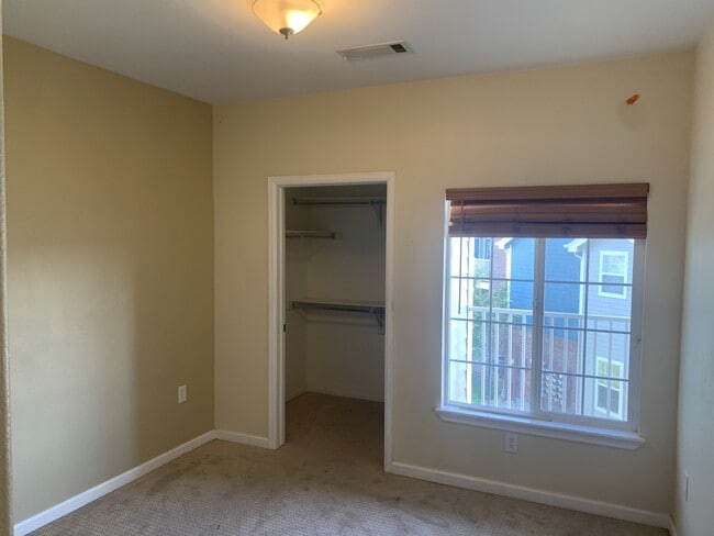 Building Photo - 2682 S Cathay Way