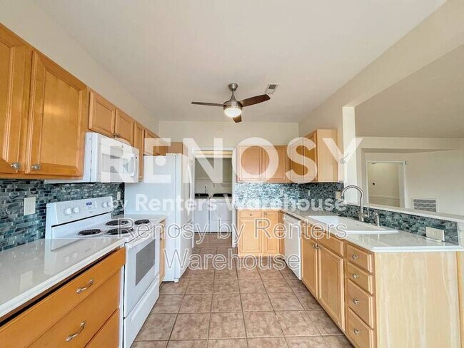 Building Photo - 5520 Summer Crescent