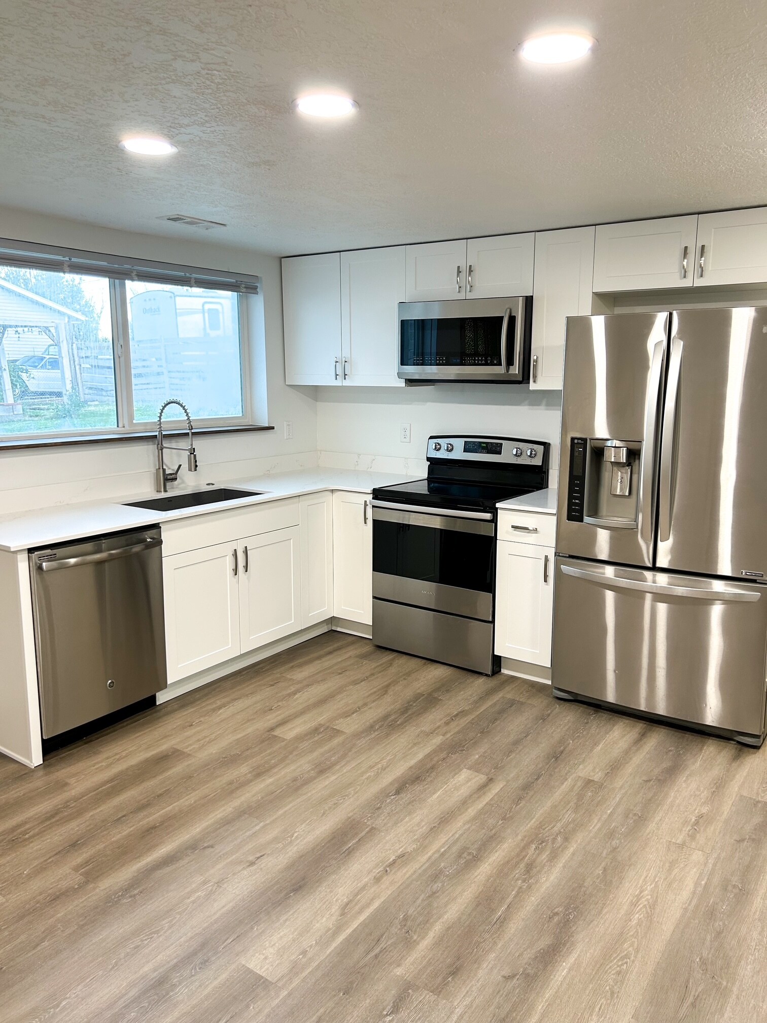 Building Photo - 777 N 1000 W