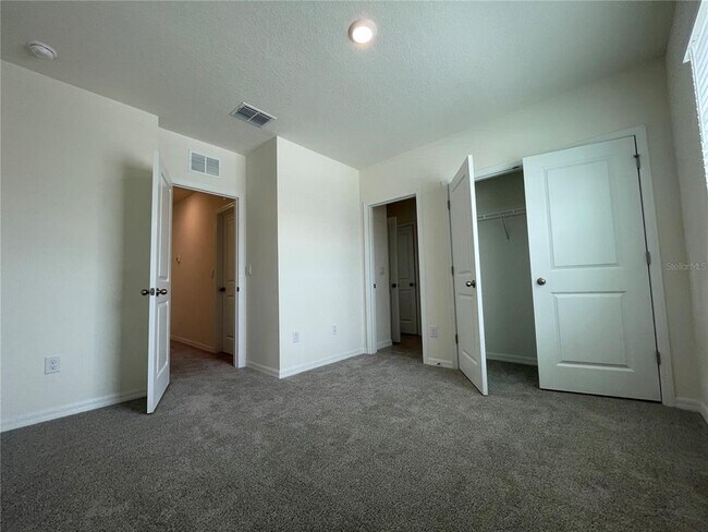 Building Photo - 11127 Crescent Deer Dr