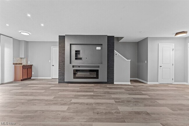 Building Photo - 10342 Liberty Cove