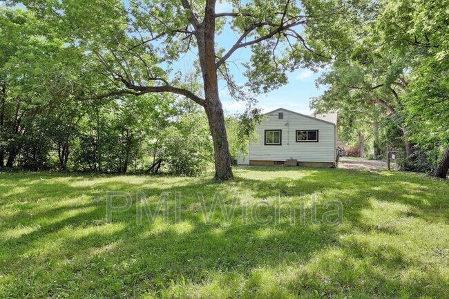 Building Photo - 339 N Joann St