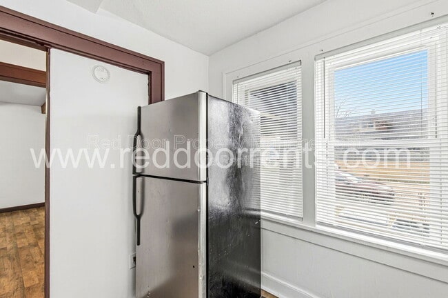 Building Photo - 408 N Oakland Ave