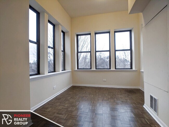 Building Photo - 2323 N Kedzie Blvd