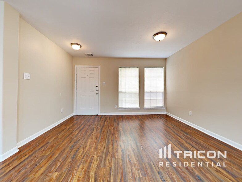 Building Photo - 8703 Texas Acorn Ave