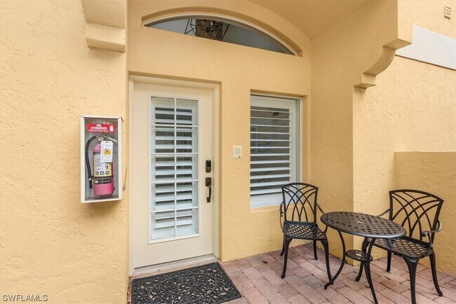 Building Photo - 20201 Burnside Pl