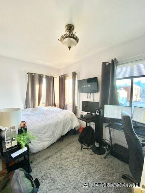 Building Photo - 35 Adamson St