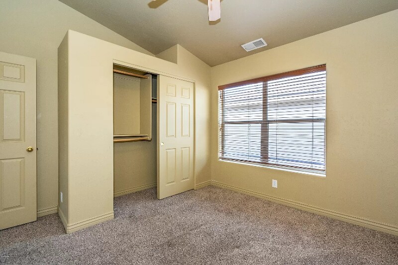 Building Photo - 1284 E Makayla Way