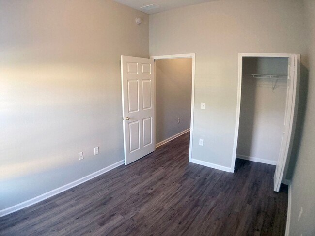 Building Photo - Spacious 3-Bedroom Condo with Pond Views &...