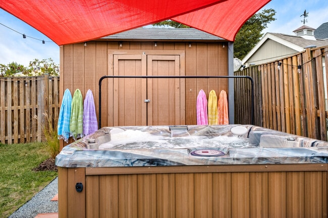 Building Photo - 4939 17th Rd N