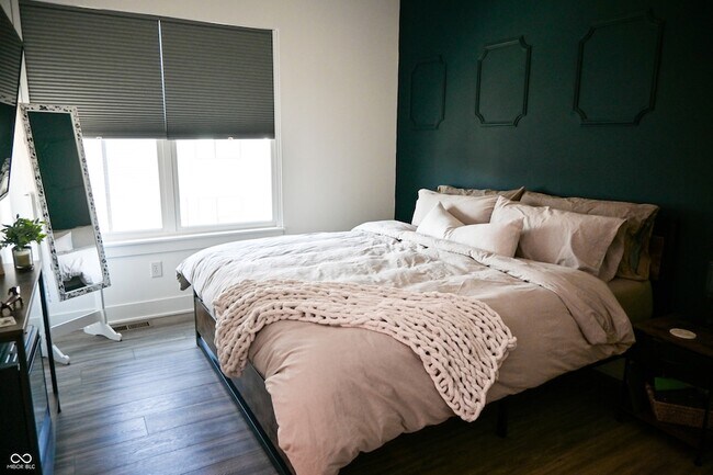 Building Photo - 1722 Alvord St