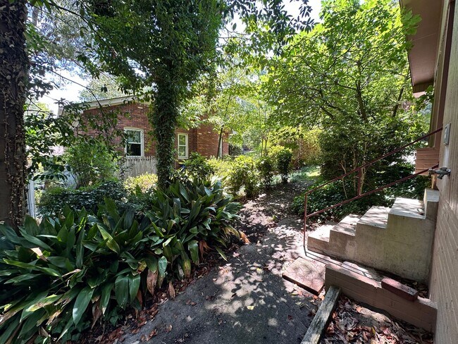 Building Photo - 3221 Foxhall Rd