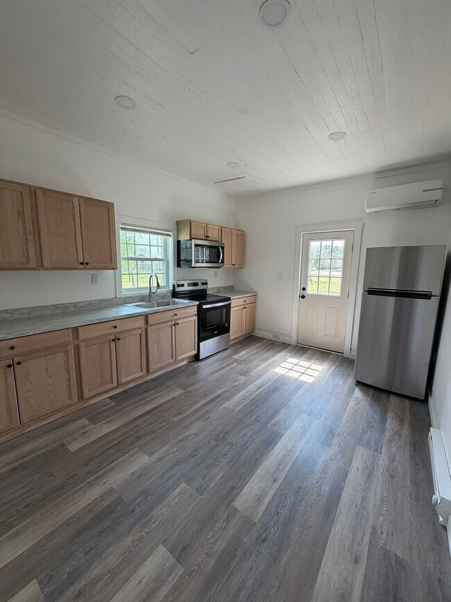 Building Photo - 414 Adams St ~ Downtown Fayetteville