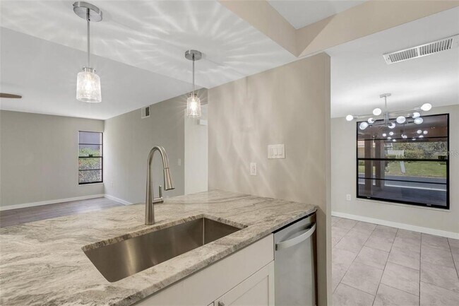 Building Photo - 2319 Beneva Terrace