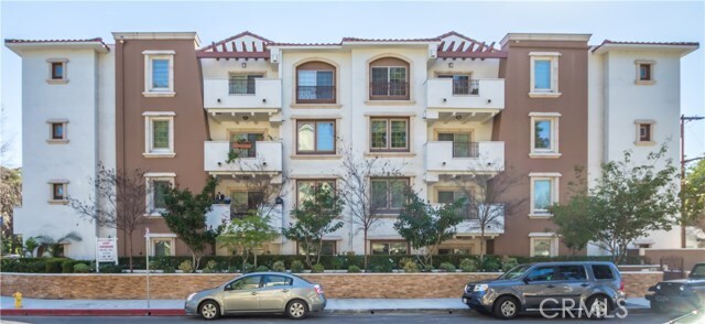 Building Photo - 4551 Coldwater Canyon Ave