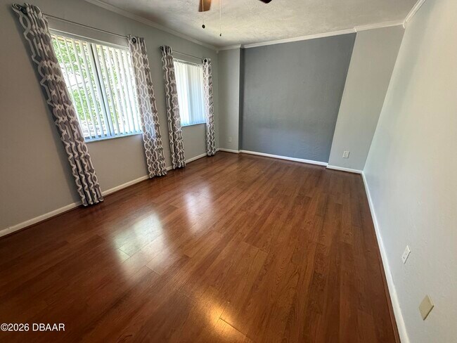 Building Photo - 3 Glen Arbor Park