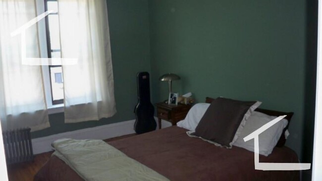 Building Photo - Park Drive 3 Bed