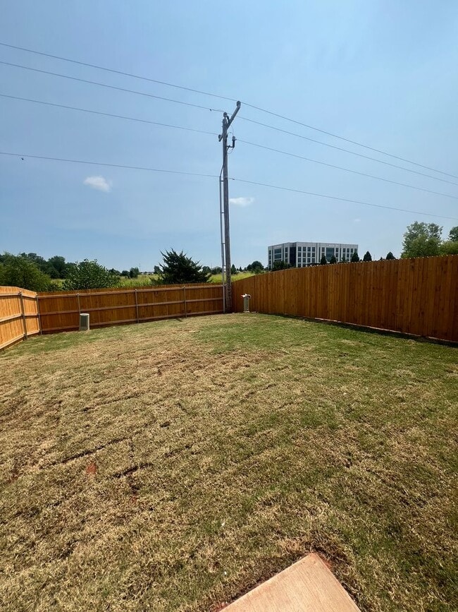 Building Photo - REDUCED RENT!!! Available Now! 4-Bedroom, 3-bath home in OKC!