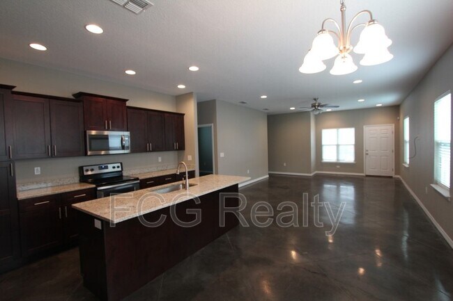 Building Photo - 2857 Whispering Trails Dr