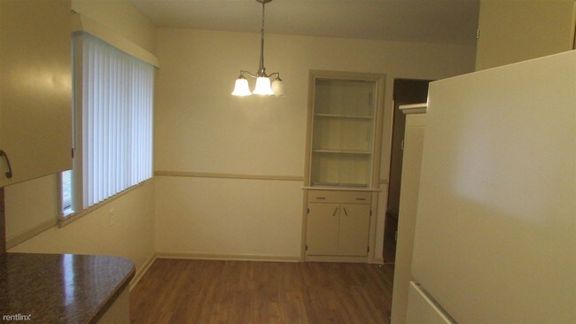 Building Photo - 3 br, 1 bath House - 8325 Briarwood Ave