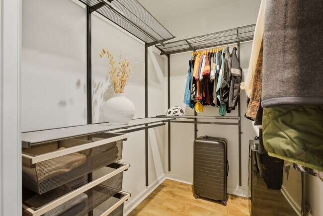 Building Photo - 200 2nd St