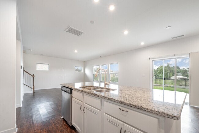 Building Photo - 8604 Caruthers Dr