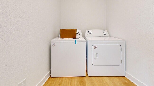 Building Photo - 720 SE Booth Ave