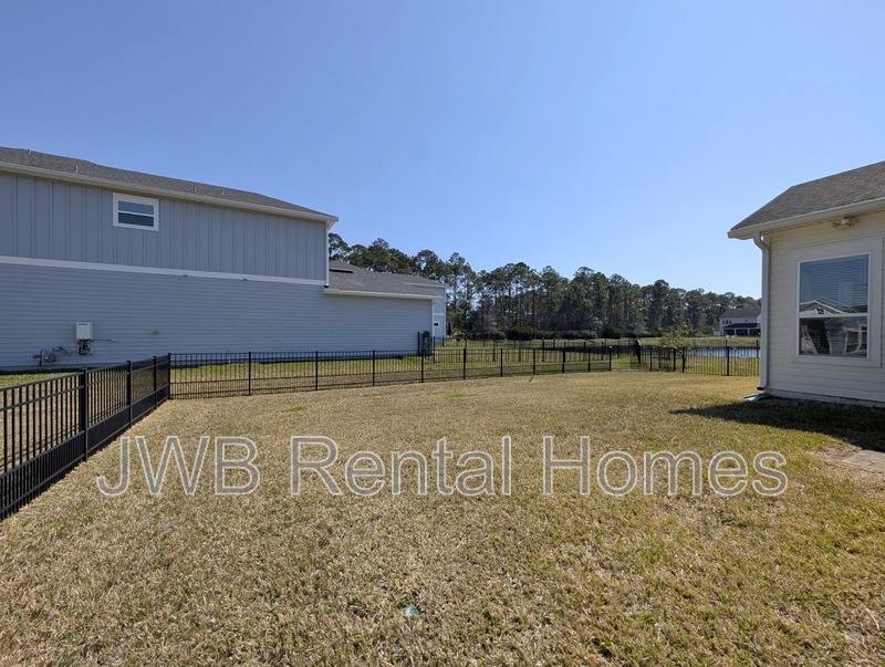 Building Photo - 2827 Montilla Dr